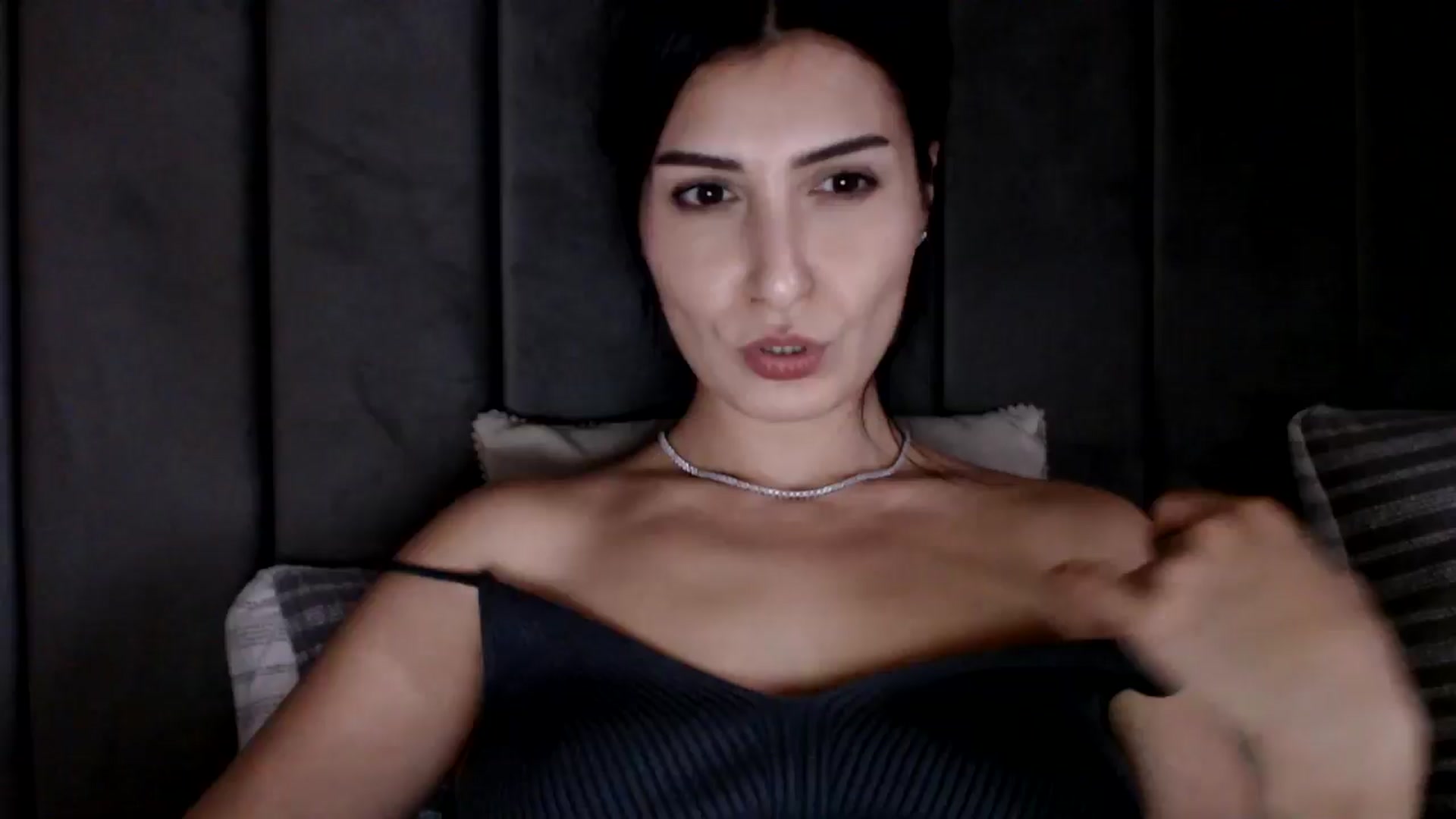 Gallery image thumbnail from LavIson's myfreecams stream on, 02/10/2025, 15:14 image 7 of 20