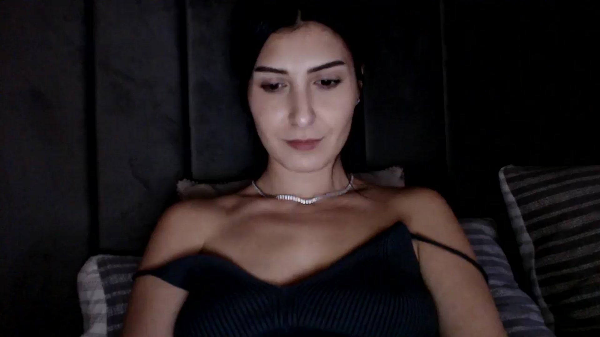 Gallery image thumbnail from LavIson's myfreecams stream on, 02/10/2025, 15:14 image 12 of 20