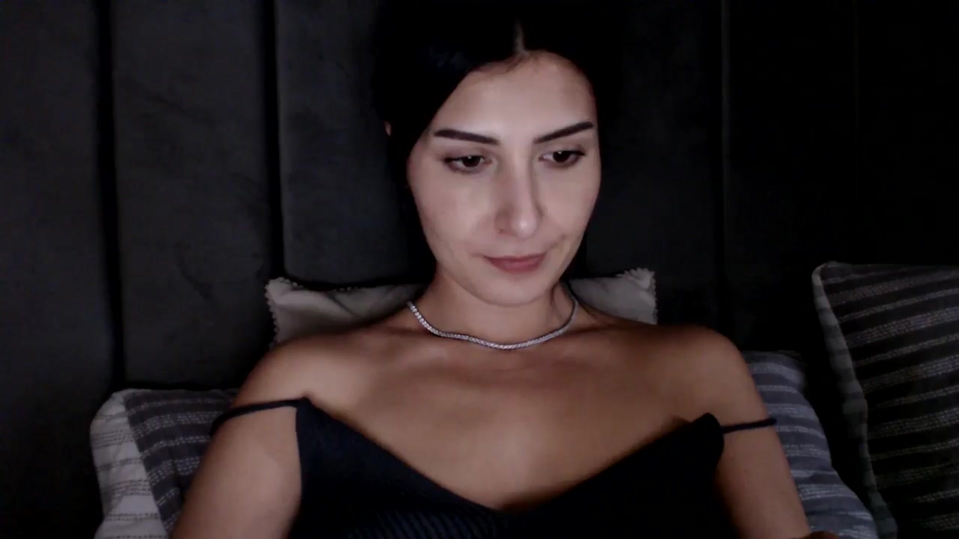 Gallery image thumbnail from LavIson's myfreecams stream on, 02/10/2025, 15:14 image 9 of 20