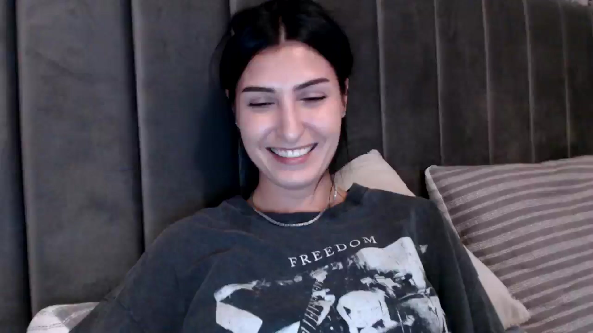 Gallery image thumbnail from LavIson's myfreecams stream on, 02/10/2025, 16:20 image 13 of 20