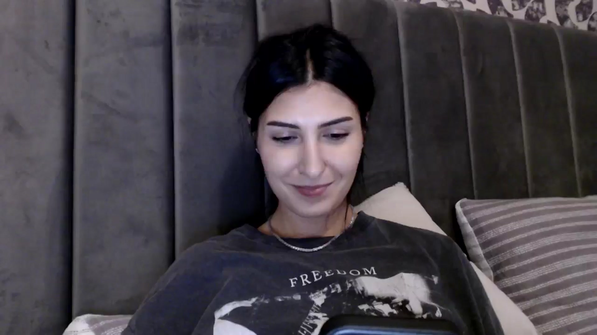 Gallery image thumbnail from LavIson's myfreecams stream on, 02/10/2025, 16:20 image 17 of 20
