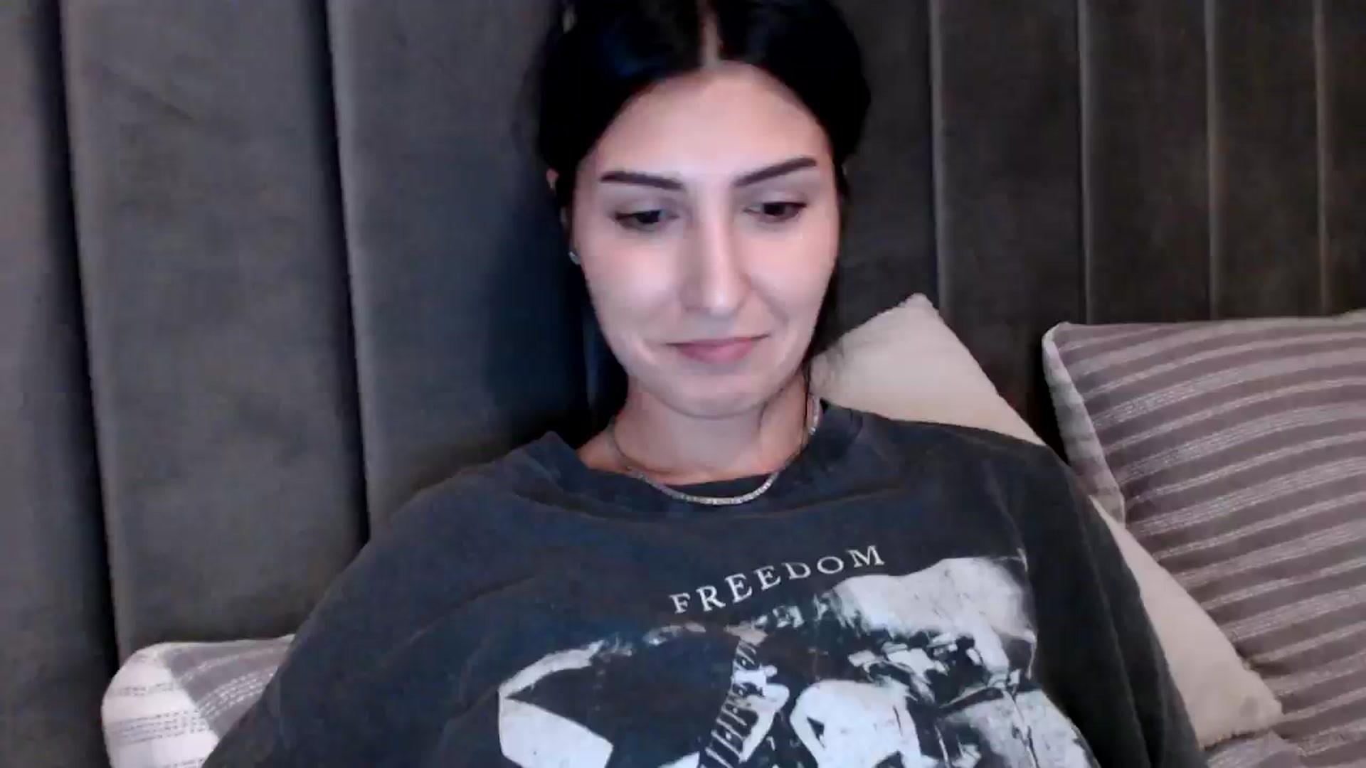 Gallery image thumbnail from LavIson's myfreecams stream on, 02/10/2025, 16:20 image 19 of 20