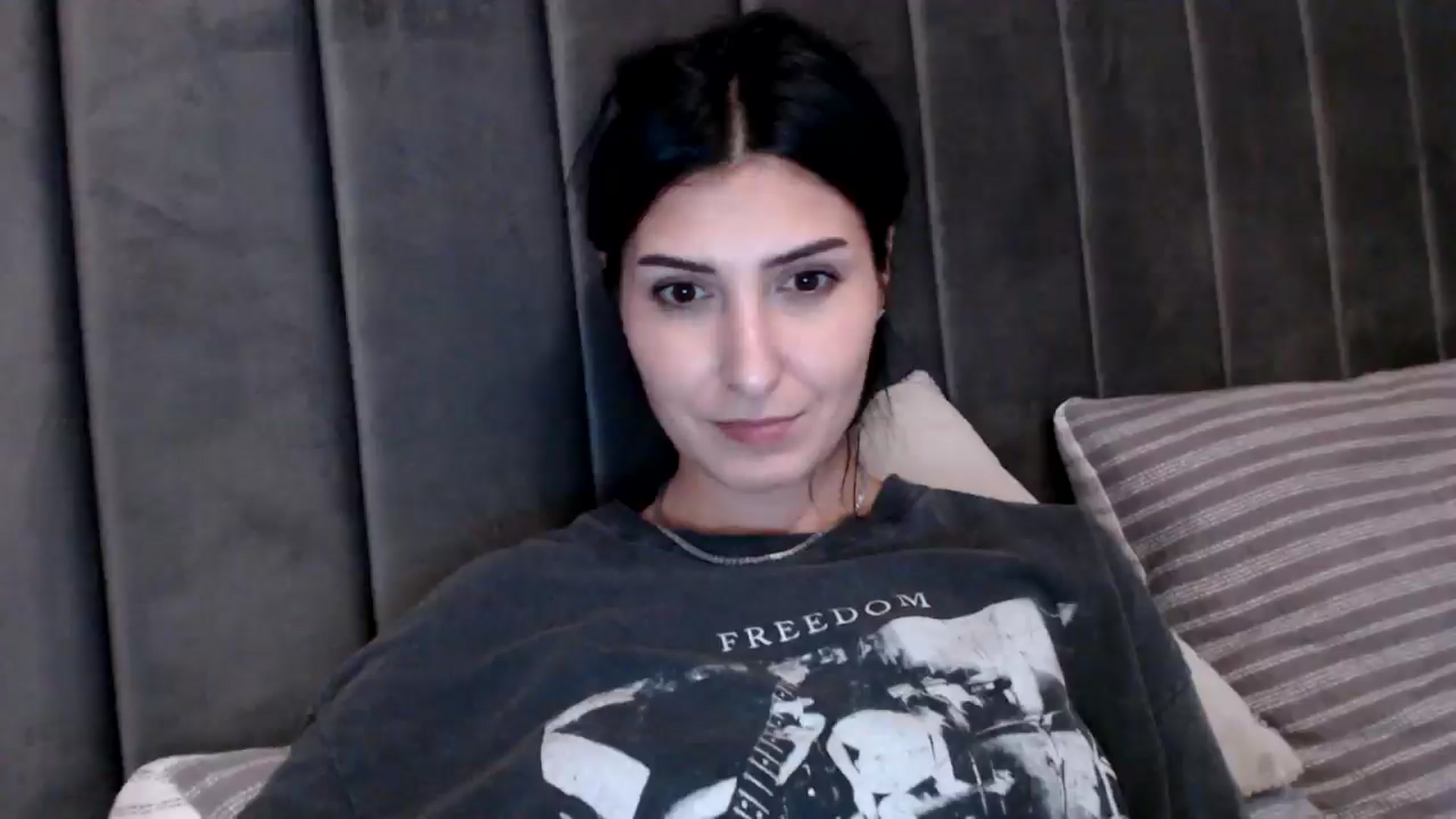 Gallery image thumbnail from LavIson's myfreecams stream on, 02/10/2025, 16:20 image 15 of 20