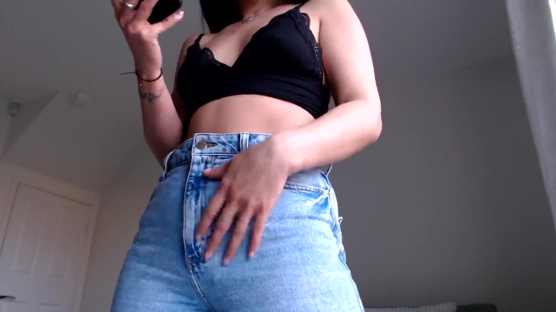 Gallery image thumbnail from LavIson's myfreecams stream on, 03/03/2025, 12:58 image 19 of 20