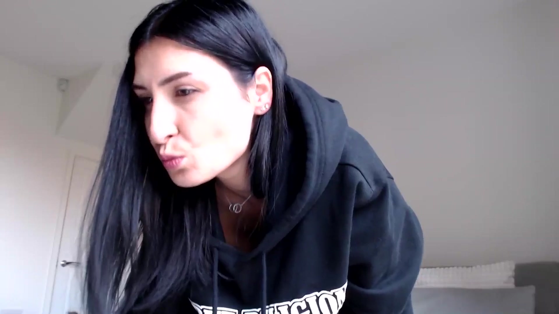 Gallery image thumbnail from LavIson's myfreecams stream on, 03/03/2025, 14:50 image 10 of 20