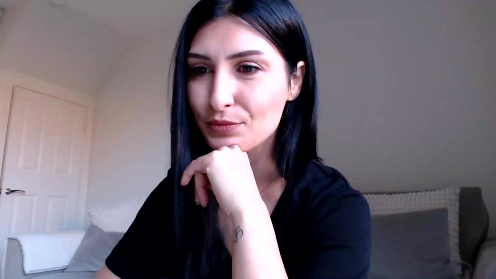 Gallery image thumbnail from LavIson's myfreecams stream on, 03/05/2025, 12:45 image 16 of 20