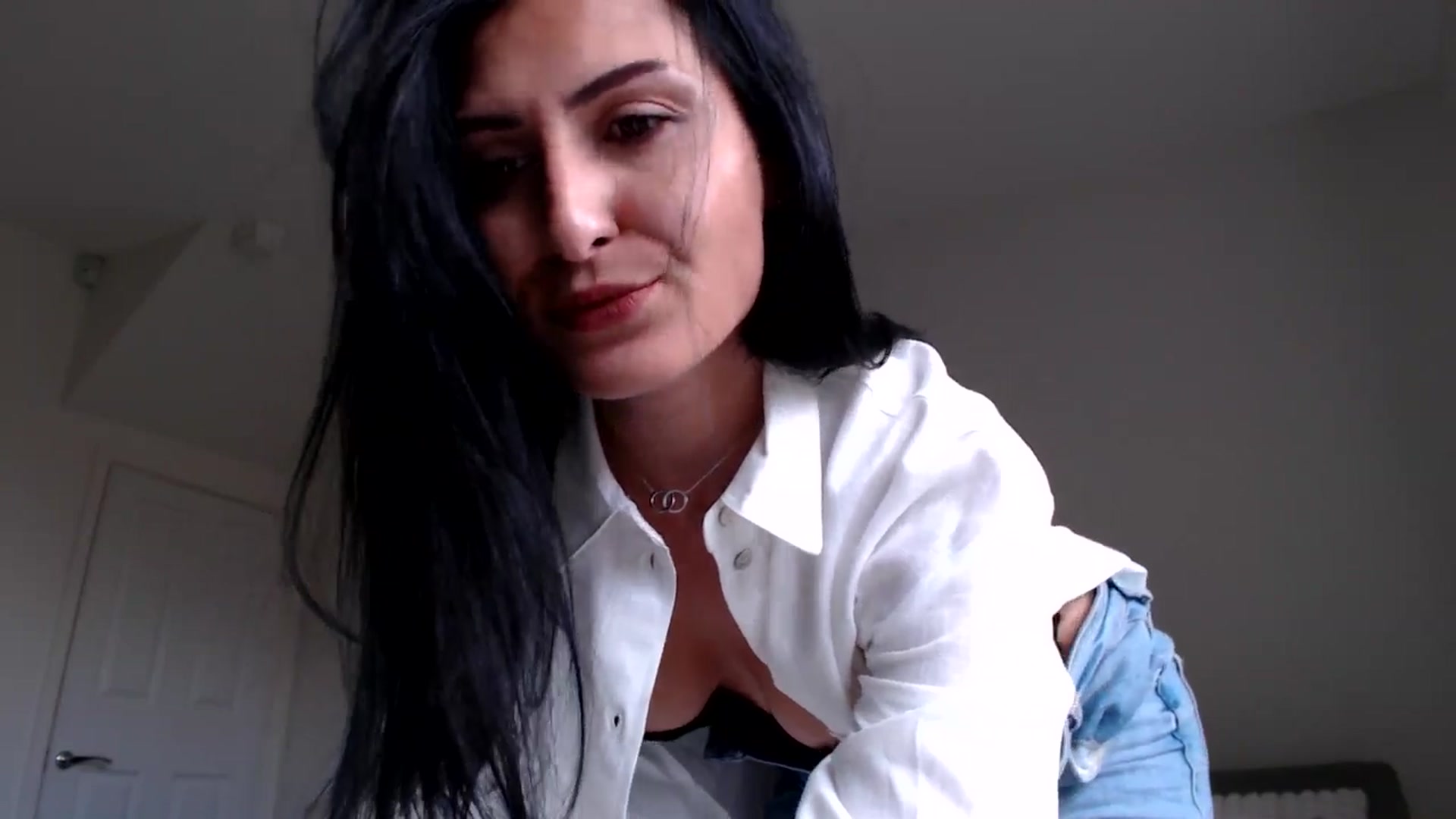 Gallery image thumbnail from LavIson's myfreecams stream on, 03/06/2025, 14:45 image 11 of 20