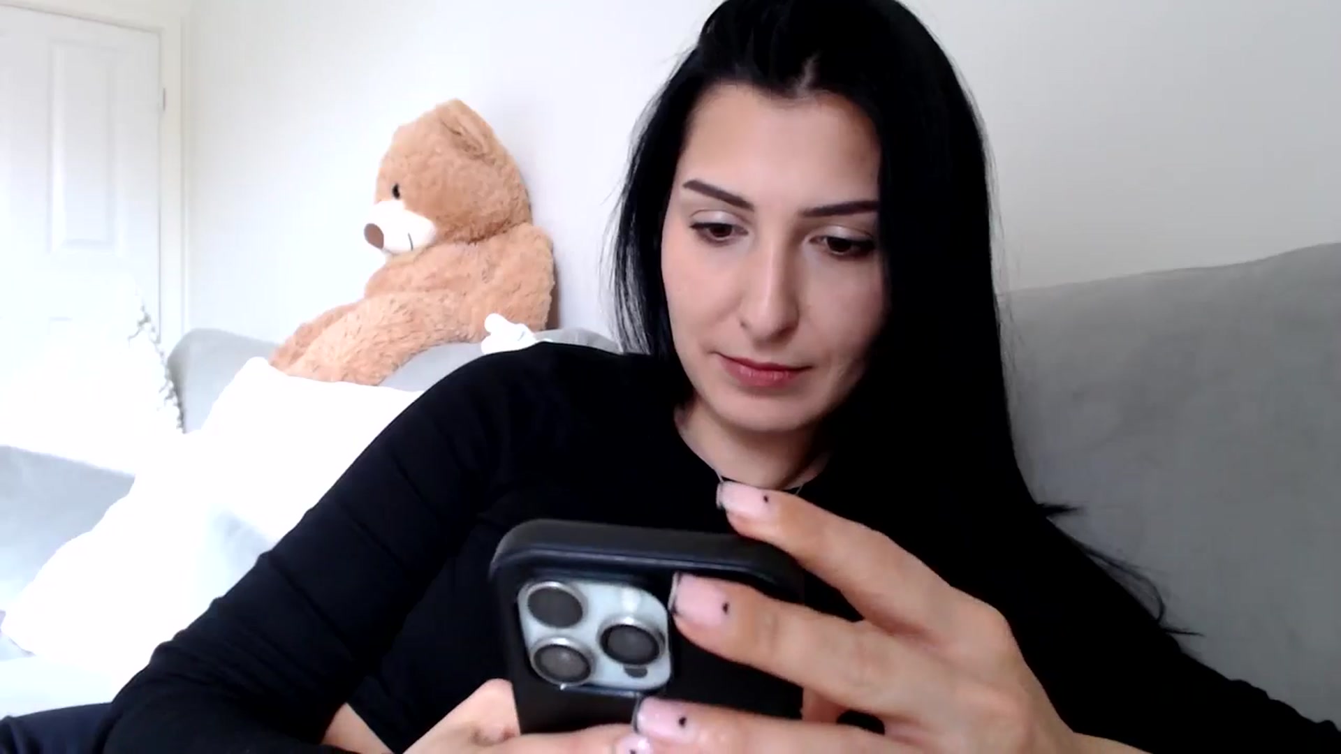 Gallery image thumbnail from LavIson's myfreecams stream on, 03/07/2025, 12:48 image 20 of 20