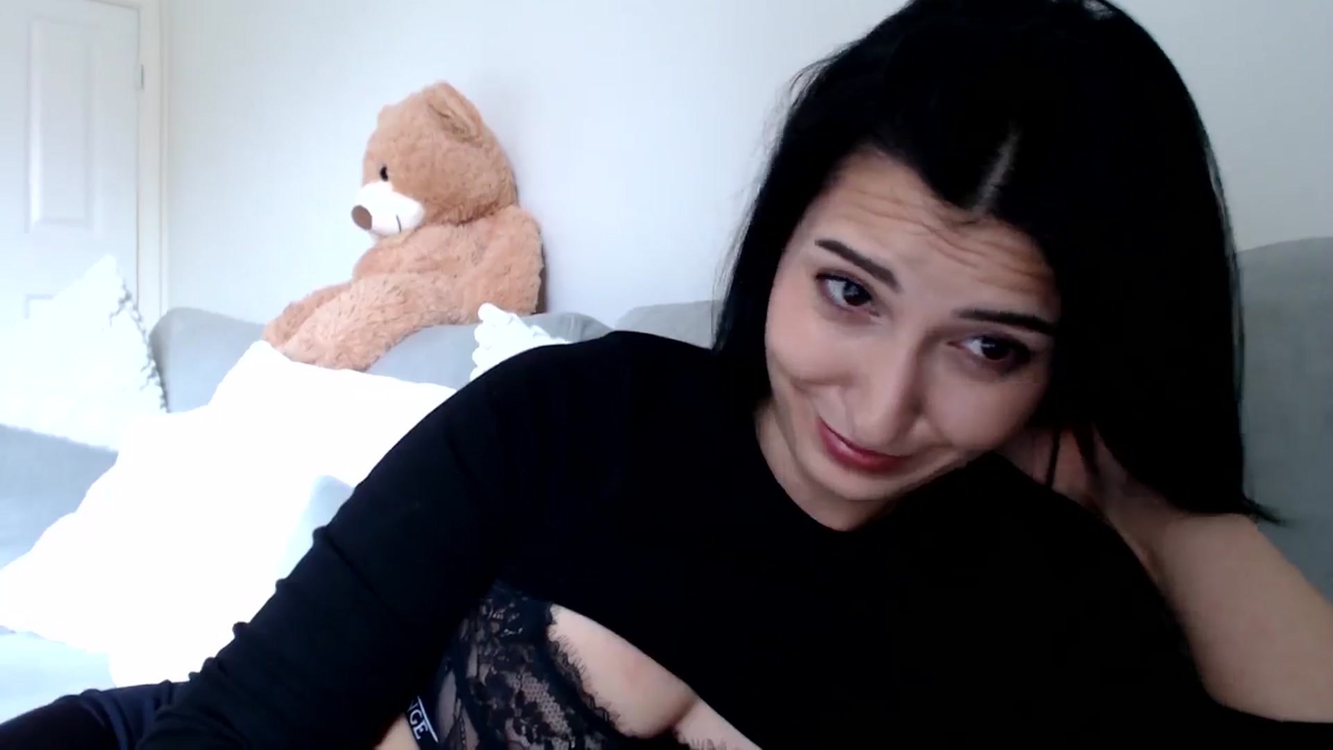 Gallery image thumbnail from LavIson's myfreecams stream on, 03/07/2025, 14:29 image 19 of 20