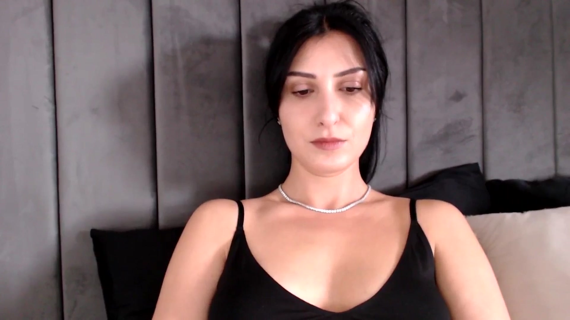 Gallery image thumbnail from LavIson's myfreecams stream on, 03/13/2025, 11:44 image 18 of 20