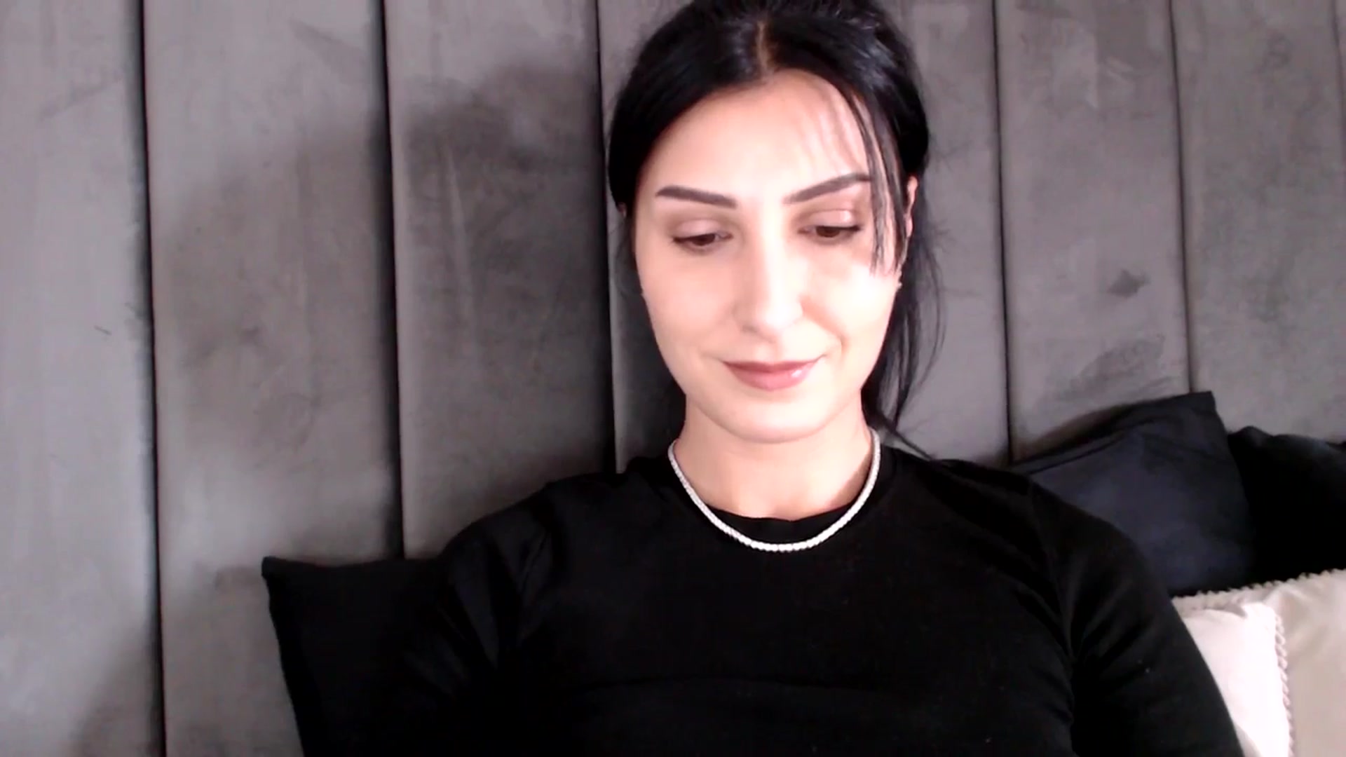 Gallery image thumbnail from LavIson's myfreecams stream on, 03/13/2025, 11:44 image 4 of 20