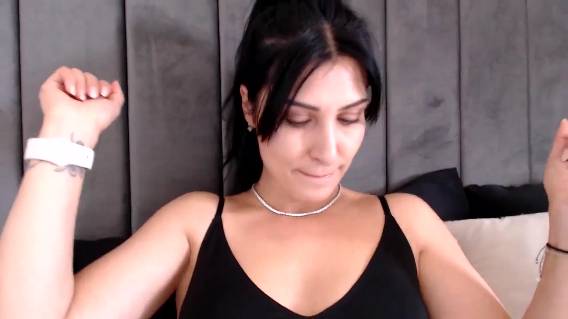 Gallery image thumbnail from LavIson's myfreecams stream on, 03/13/2025, 11:44 image 16 of 20