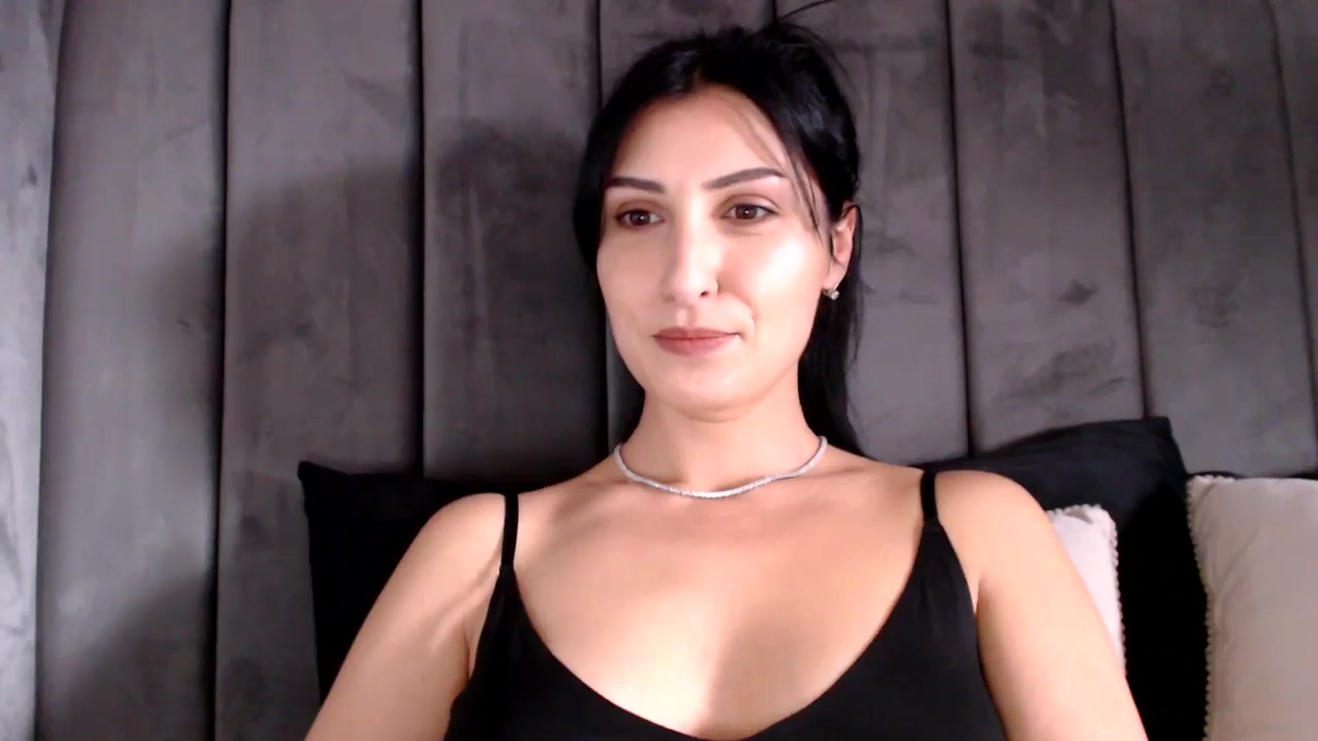 Gallery image thumbnail from LavIson's myfreecams stream on, 03/13/2025, 12:07 image 16 of 20