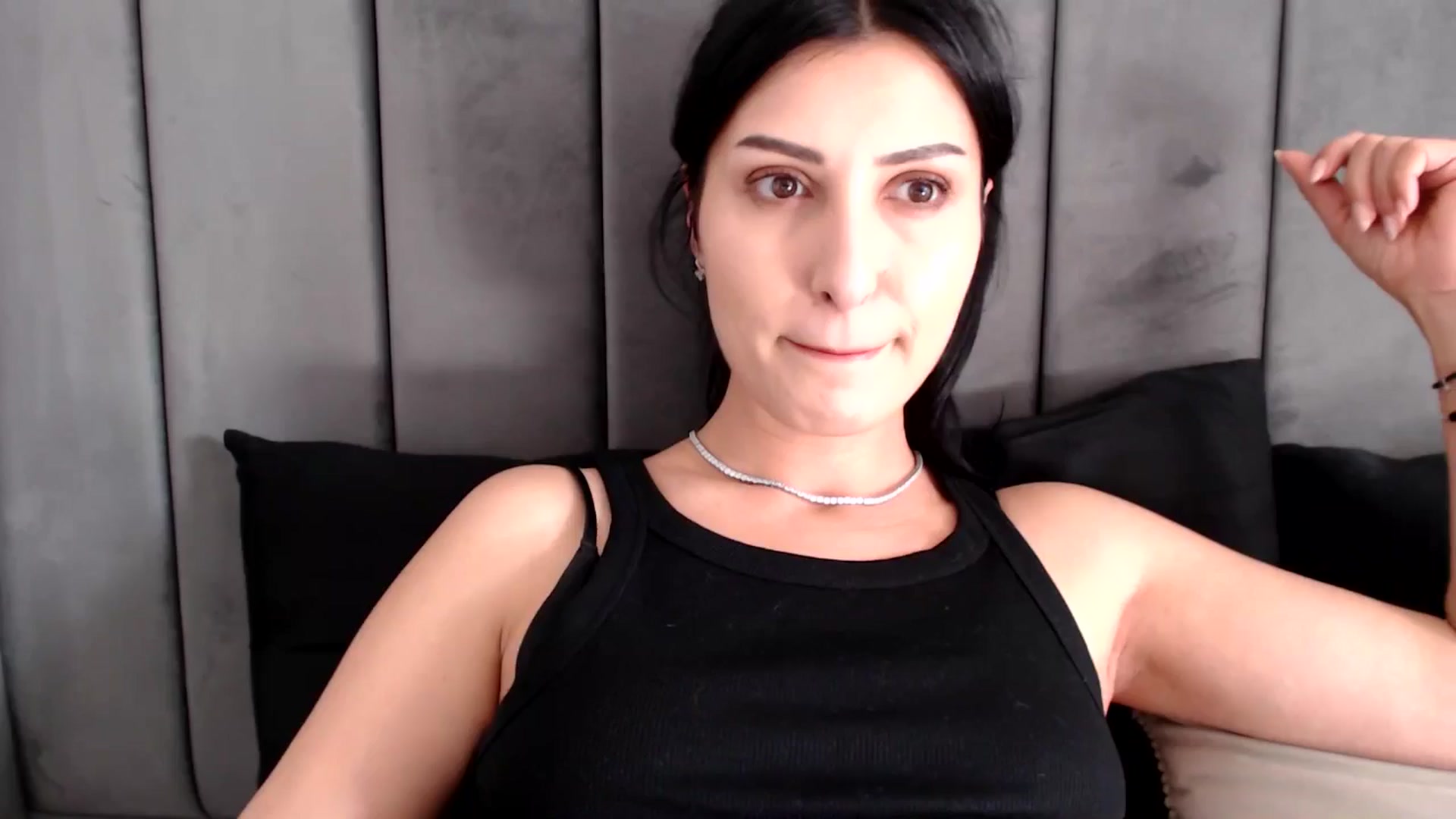 Gallery image thumbnail from LavIson's myfreecams stream on, 03/13/2025, 14:06 image 16 of 20