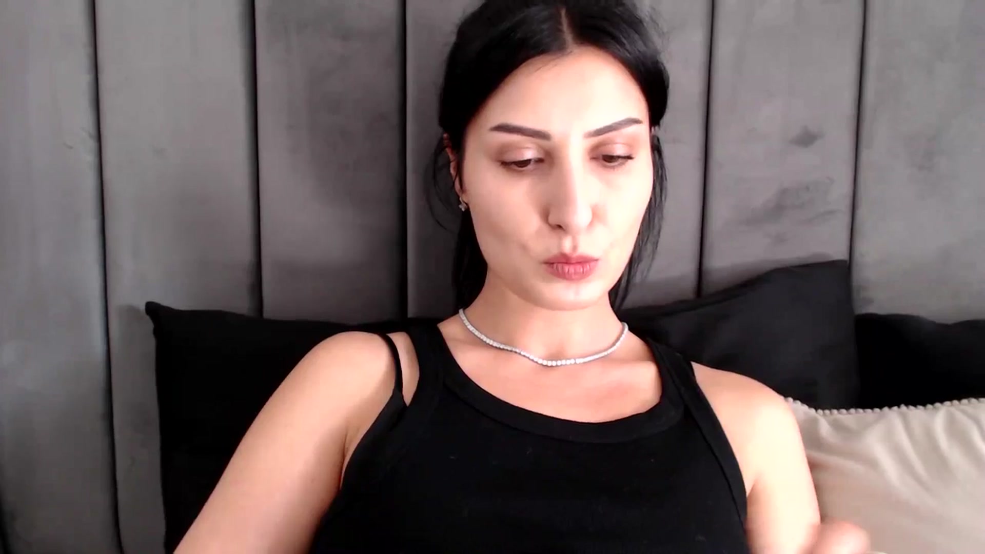 Gallery image thumbnail from LavIson's myfreecams stream on, 03/13/2025, 14:06 image 11 of 20