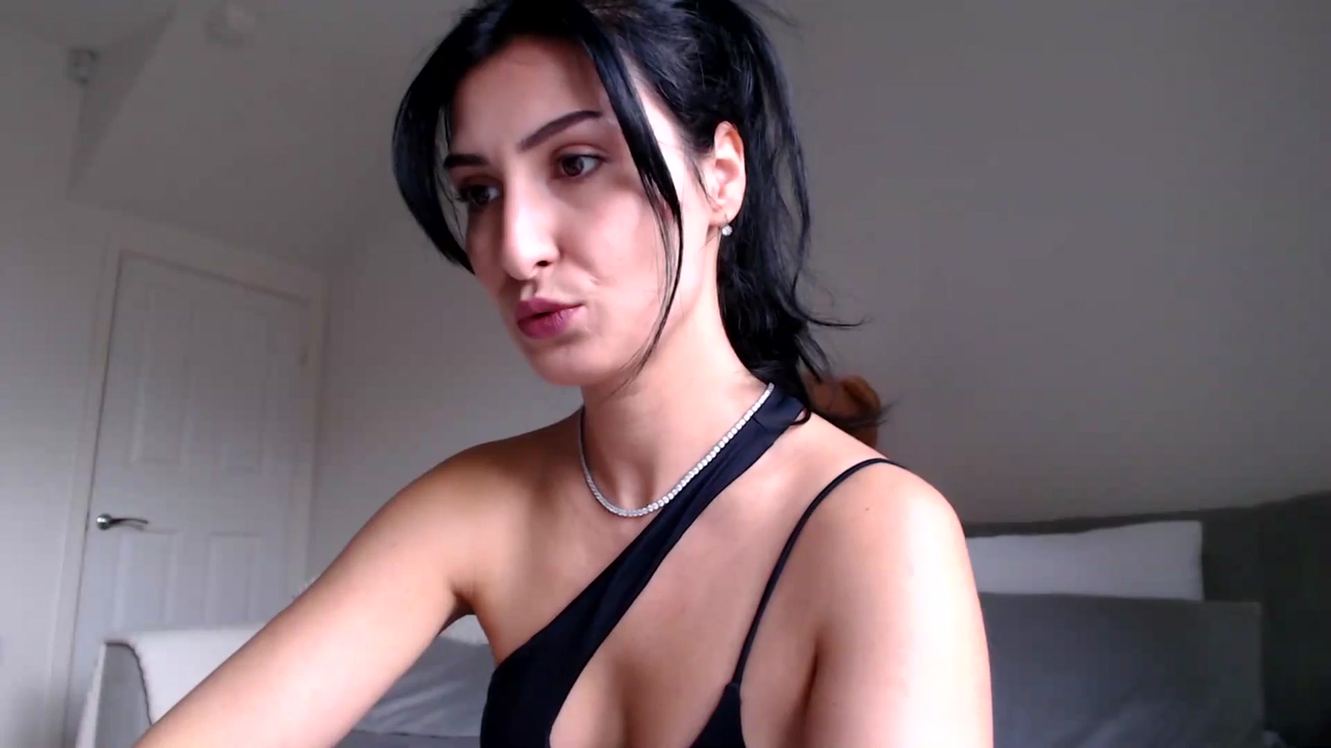 Gallery image thumbnail from LavIson's myfreecams stream on, 03/14/2025, 11:32 image 12 of 20
