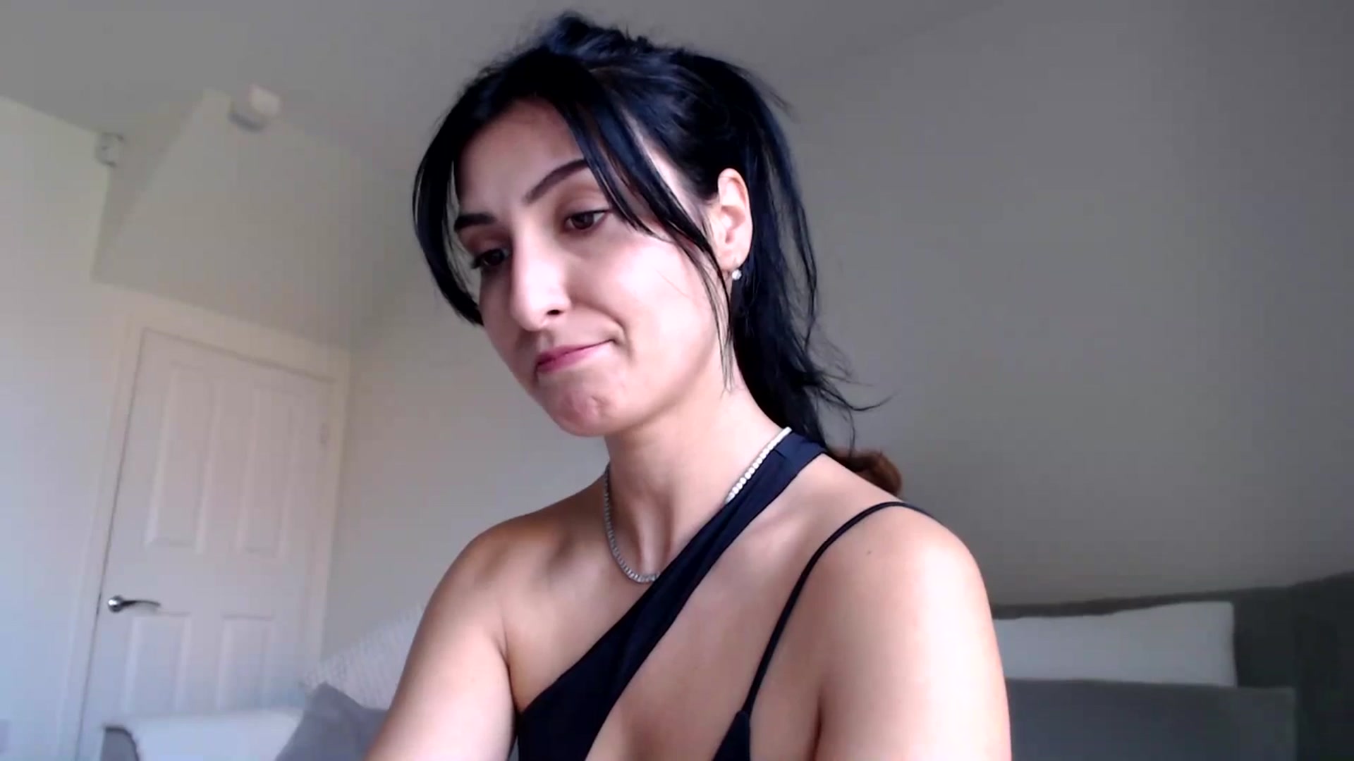 Gallery image thumbnail from LavIson's myfreecams stream on, 03/14/2025, 11:32 image 18 of 20