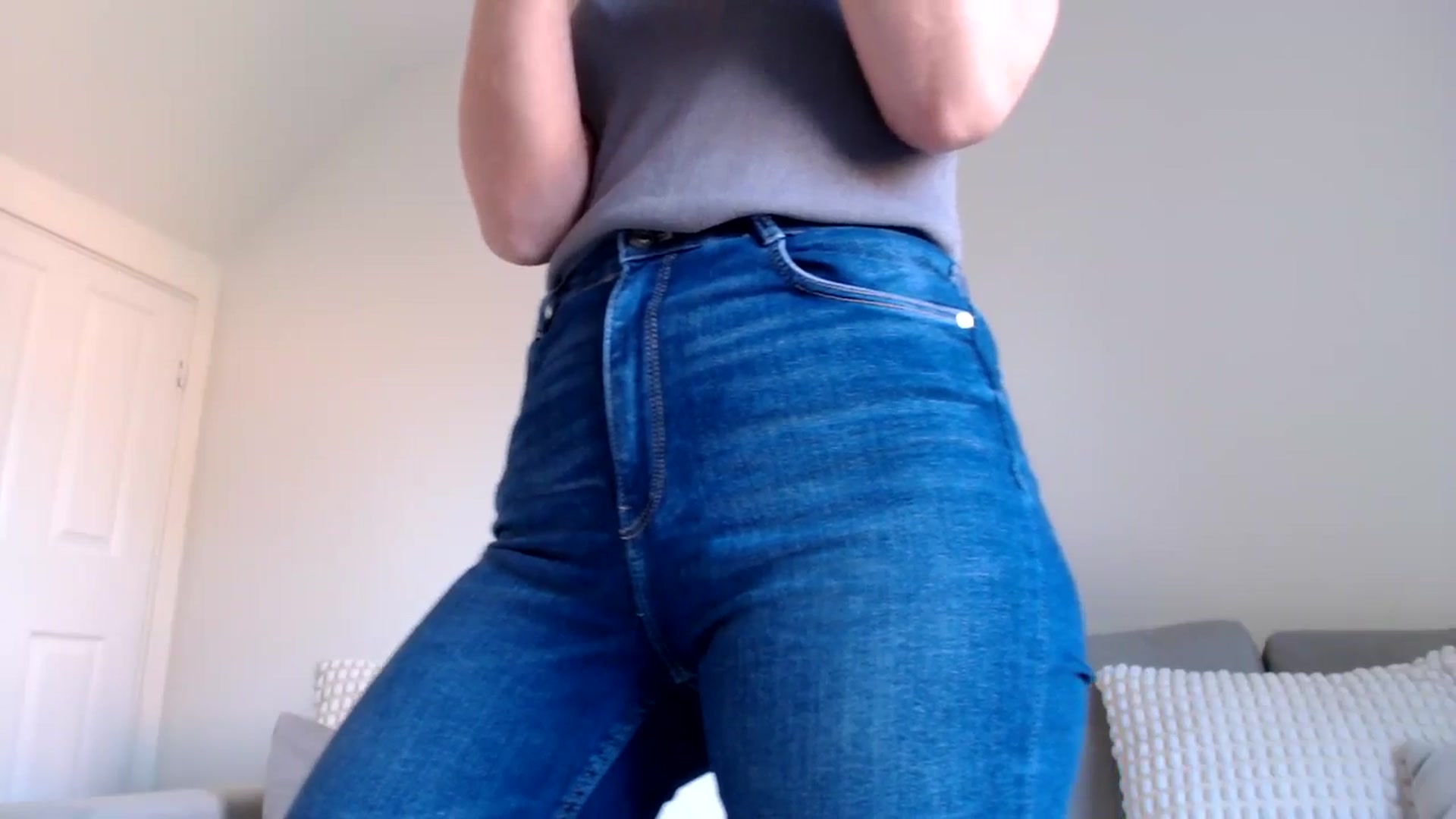 Gallery image thumbnail from LavIson's myfreecams stream on, 03/19/2025, 11:02 image 7 of 20