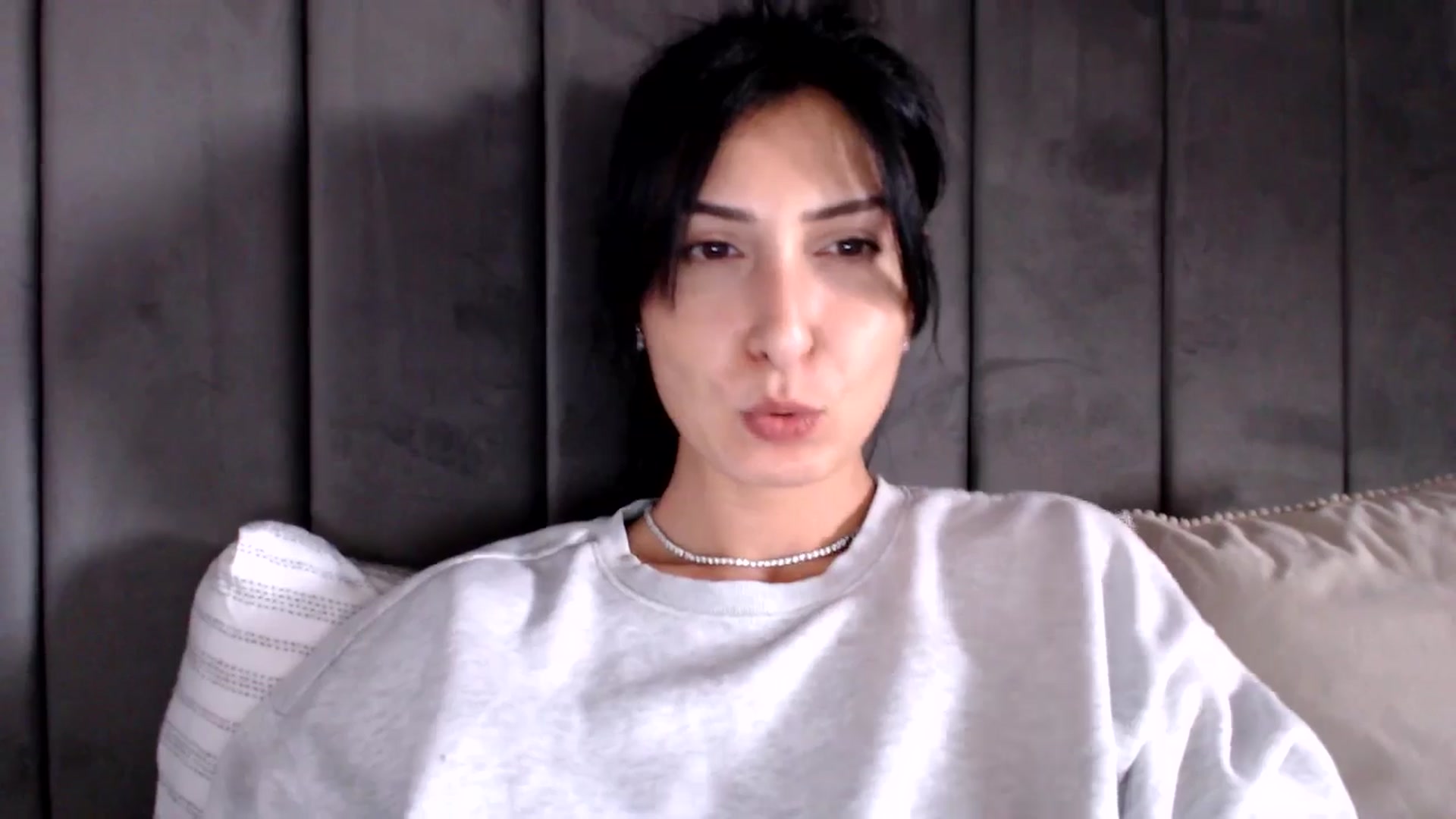 Gallery image thumbnail from LavIson's myfreecams stream on, 03/19/2025, 16:47 image 3 of 20