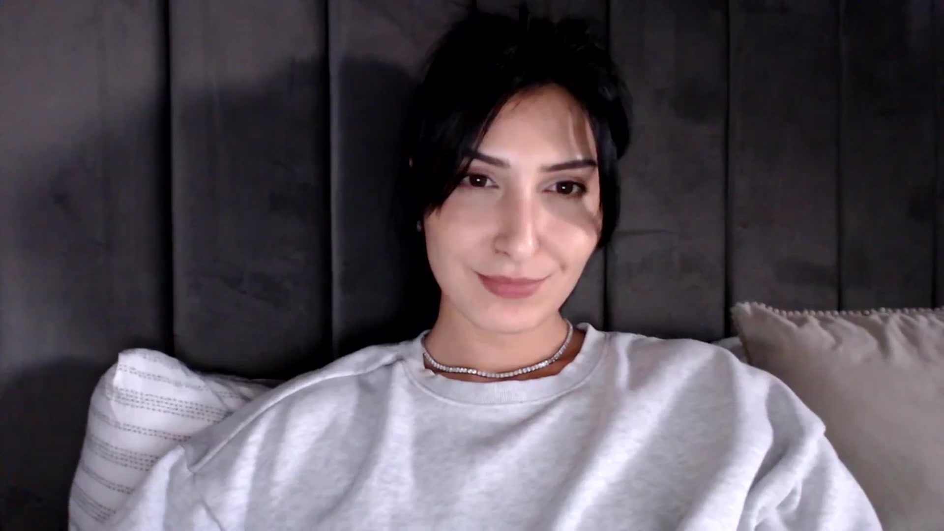 Gallery image thumbnail from LavIson's myfreecams stream on, 03/19/2025, 16:47 image 18 of 20