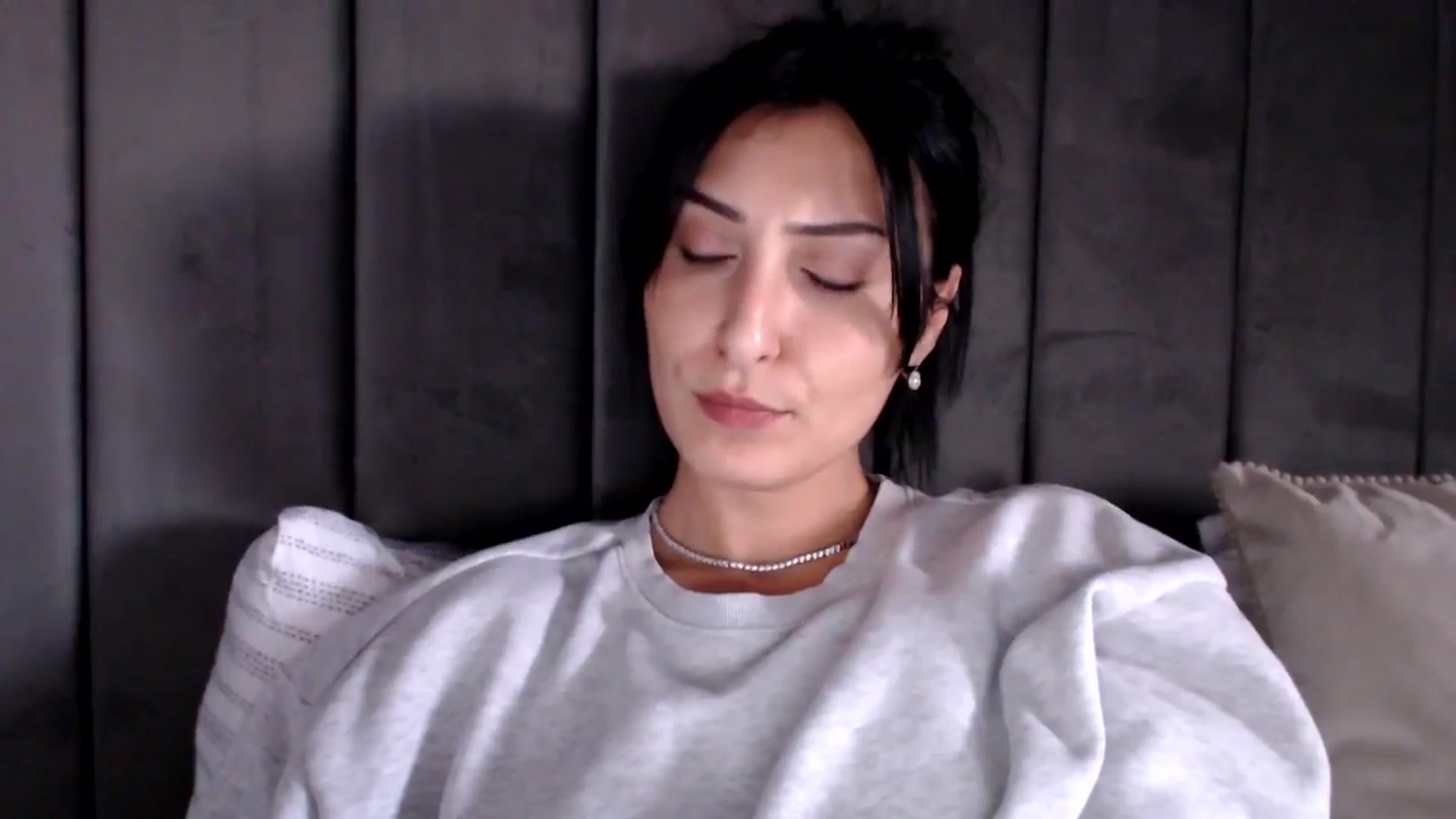 Gallery image thumbnail from LavIson's myfreecams stream on, 03/19/2025, 16:47 image 12 of 20