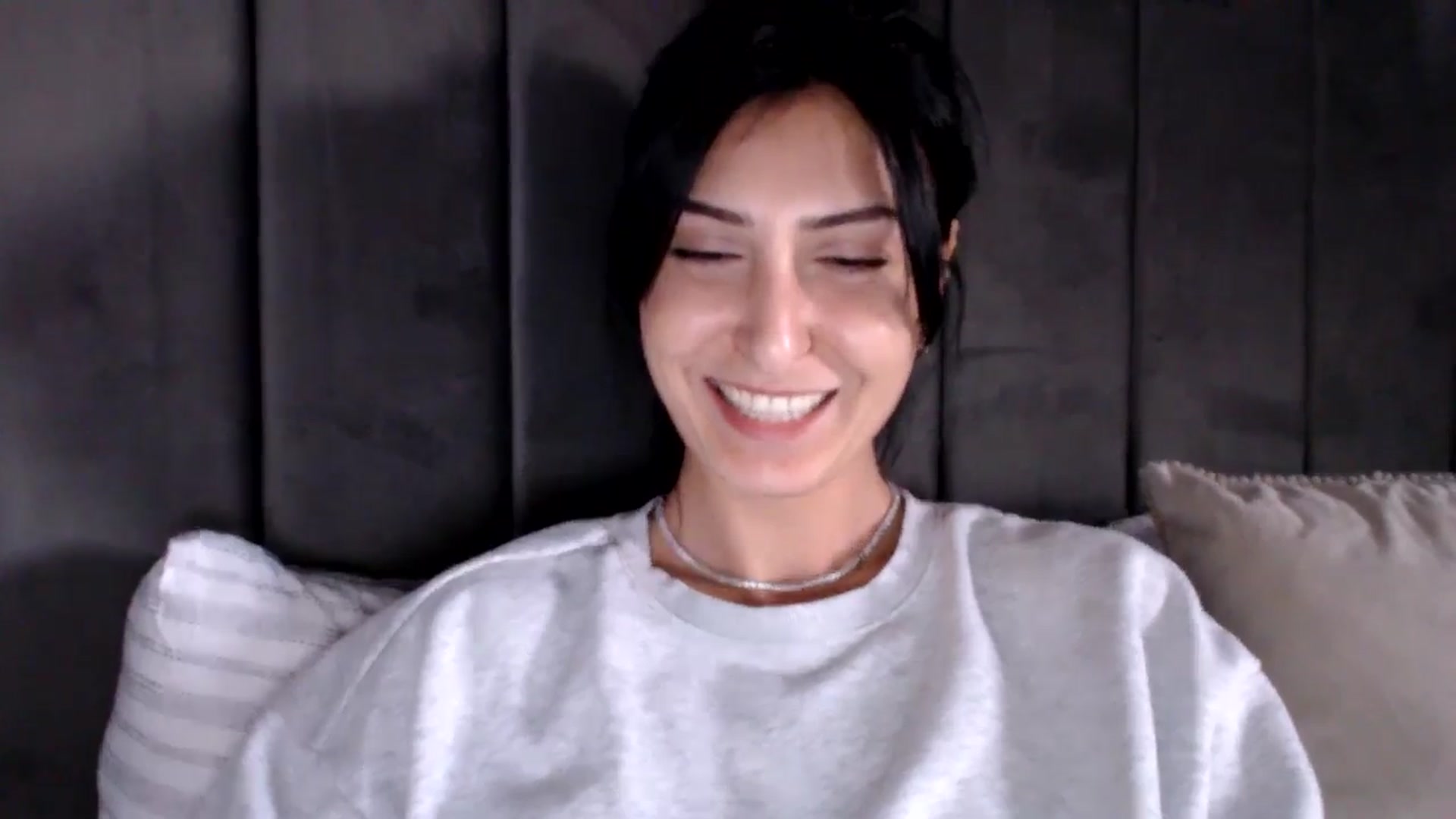 Gallery image thumbnail from LavIson's myfreecams stream on, 03/19/2025, 16:47 image 15 of 20