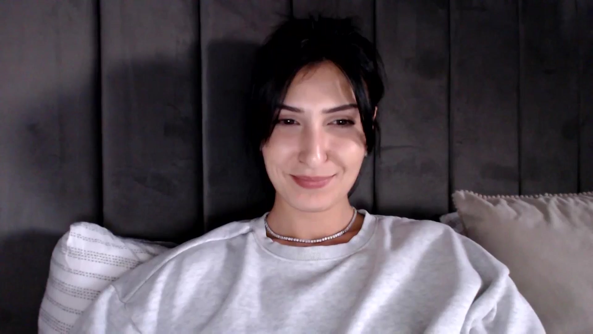 Gallery image thumbnail from LavIson's myfreecams stream on, 03/19/2025, 16:47 image 19 of 20