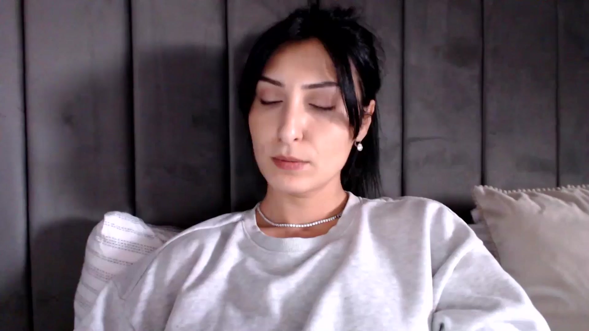 Gallery image thumbnail from LavIson's myfreecams stream on, 03/19/2025, 16:47 image 6 of 20
