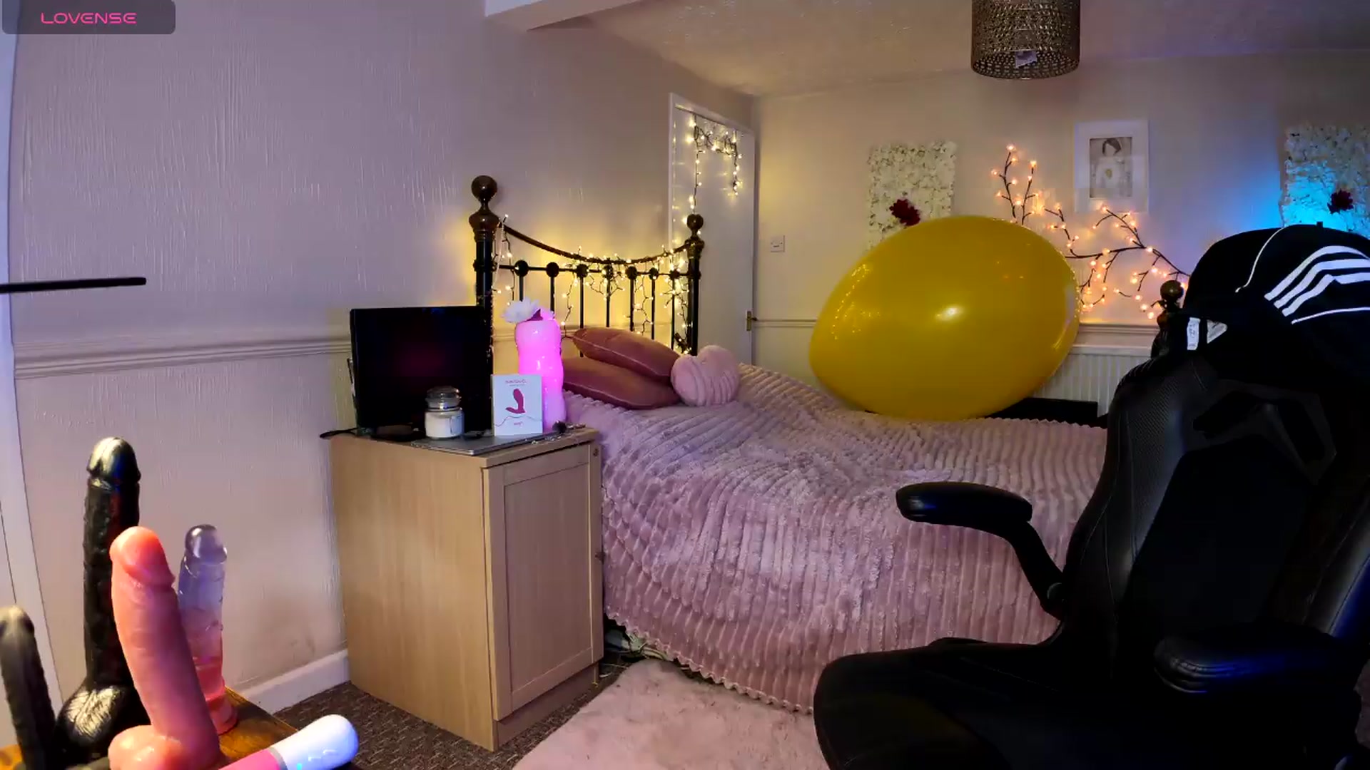 Gallery image thumbnail from Lavenderrzz's myfreecams stream on, 06/08/2026, 17:04 image 11 of 20