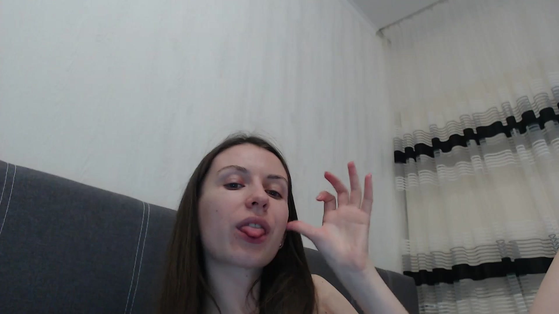 Gallery image thumbnail from Lavina_grey's myfreecams stream on, 12/25/2023, 19:02 image 15 of 20