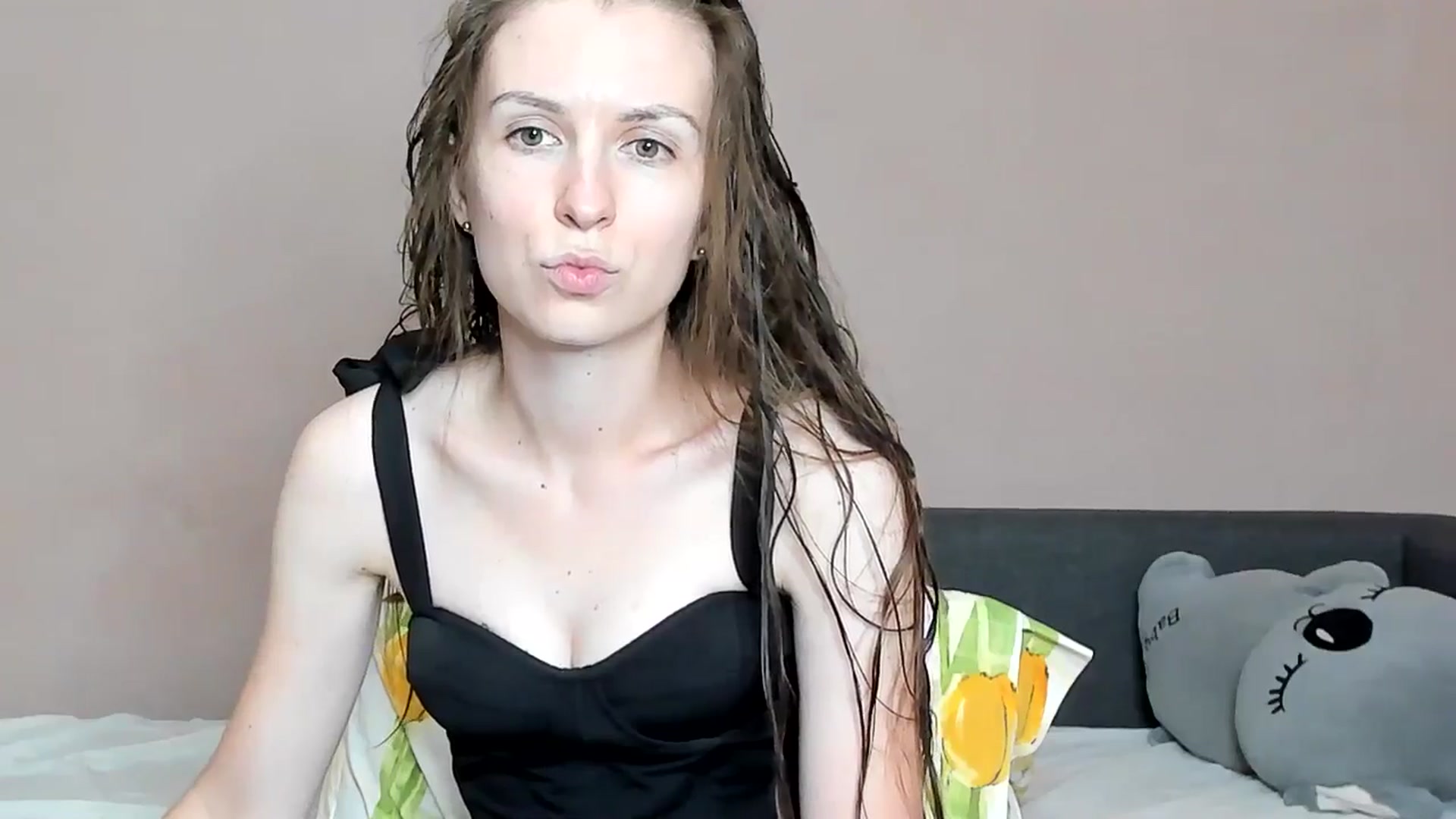 Gallery image thumbnail from Lavina_grey's myfreecams stream on, 08/17/2024, 14:49 image 19 of 20
