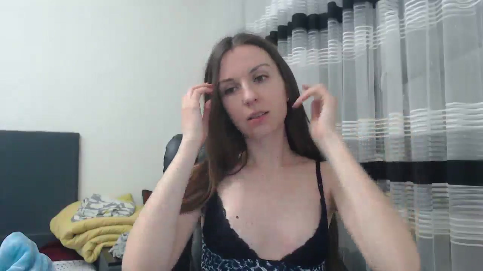 Gallery image thumbnail from Lavina_grey's myfreecams stream on, 05/25/2025, 19:23 image 15 of 20