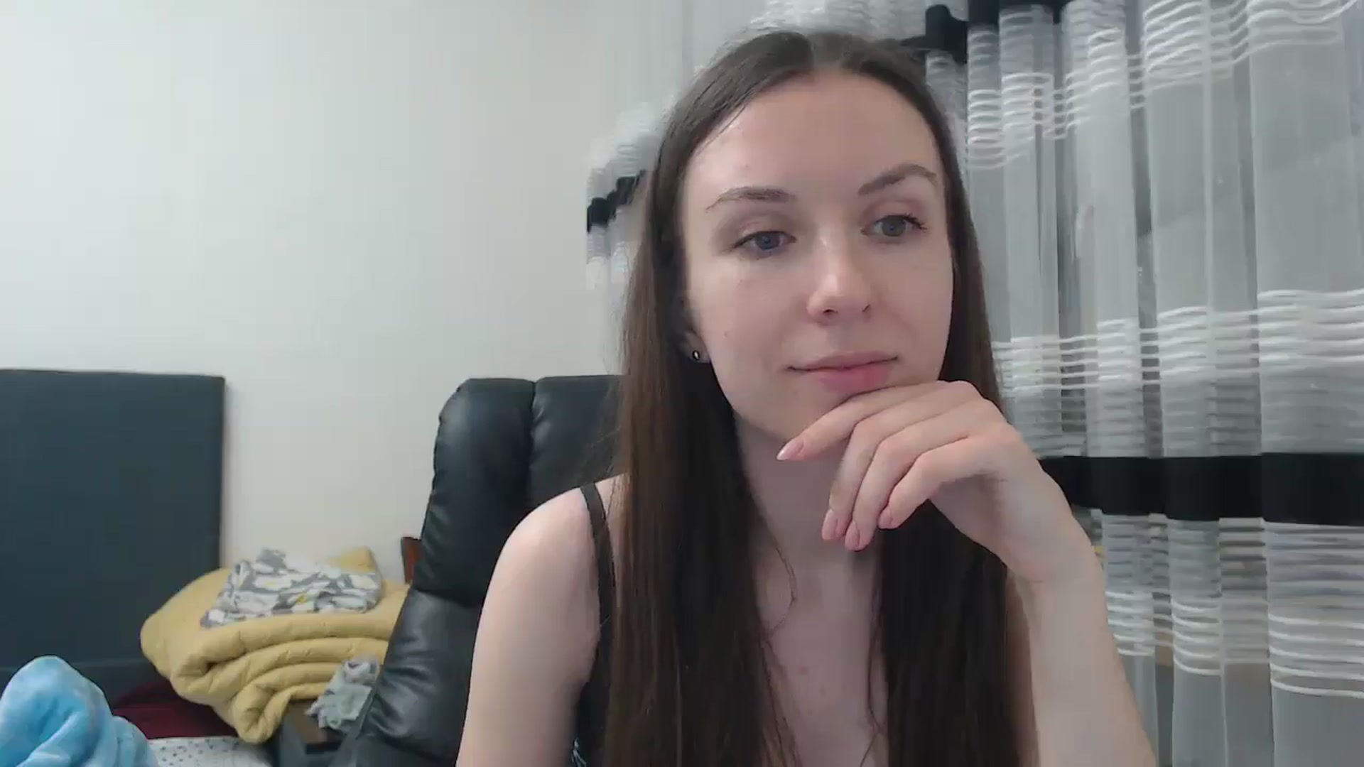 Gallery image thumbnail from Lavina_grey's myfreecams stream on, 05/25/2025, 19:23 image 16 of 20