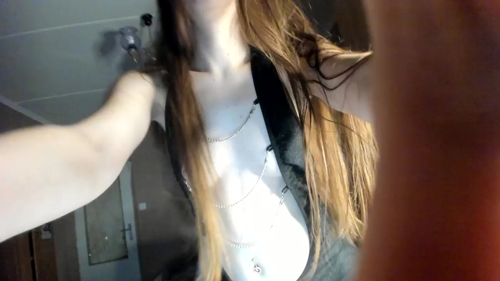 Gallery image thumbnail from Lavina_grey's myfreecams stream on, 04/26/2026, 18:01 image 3 of 20