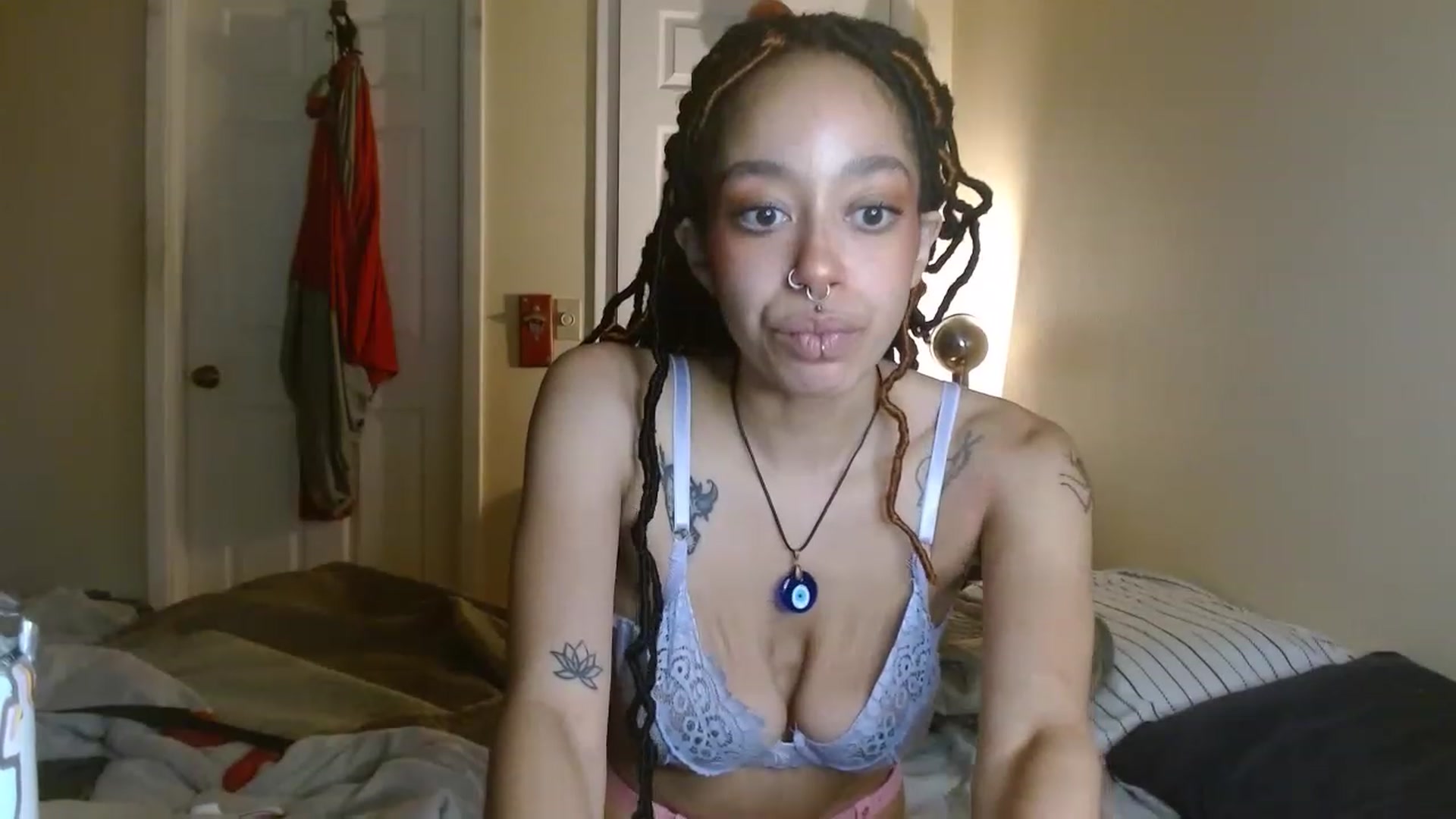 Gallery image thumbnail from Lavv337's myfreecams stream on, 06/16/2023, 17:47 image 18 of 20
