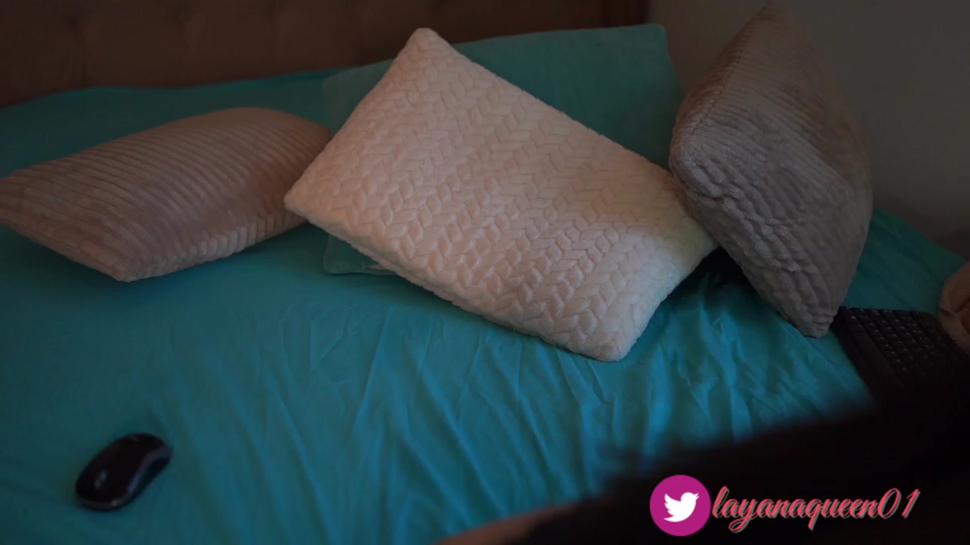 Gallery image thumbnail from Layanaqueen's myfreecams stream on, 11/14/2023, 16:01 image 14 of 20