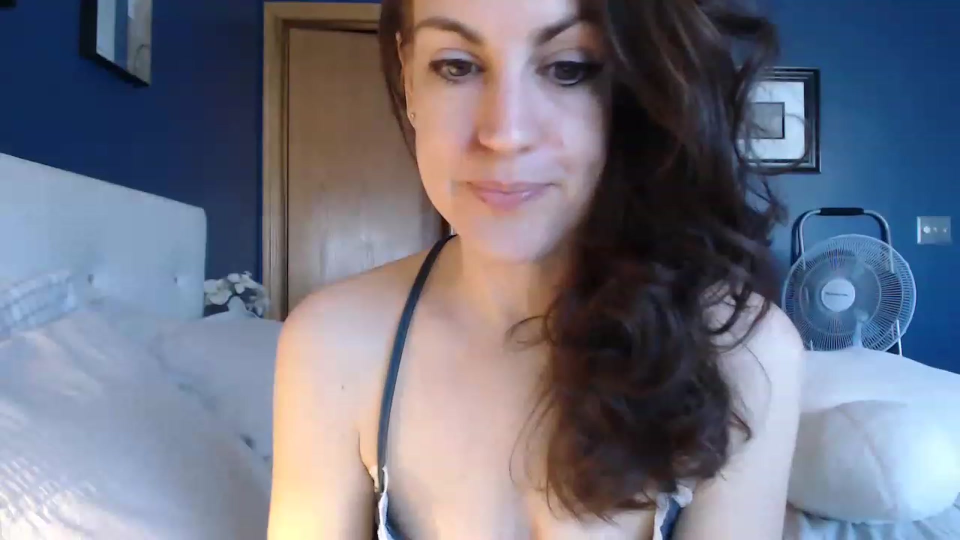 Gallery image thumbnail from LaylaAnn's myfreecams stream on, 03/19/2023, 14:40 image 7 of 20