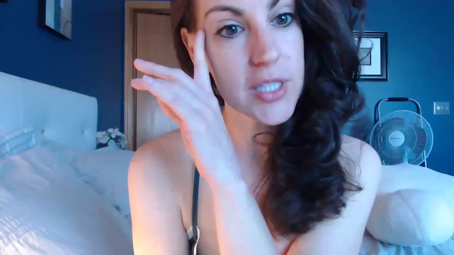 Gallery image thumbnail from LaylaAnn's myfreecams stream on, 03/19/2023, 14:40 image 8 of 20
