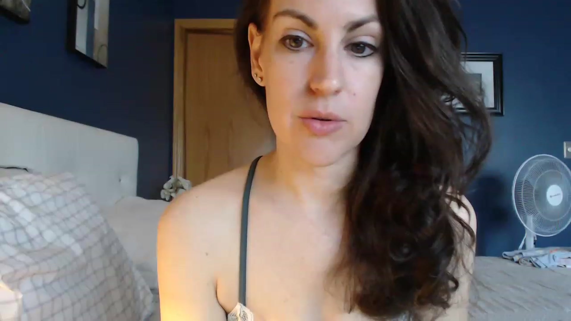 Gallery image thumbnail from LaylaAnn's myfreecams stream on, 04/30/2023, 14:48 image 11 of 20
