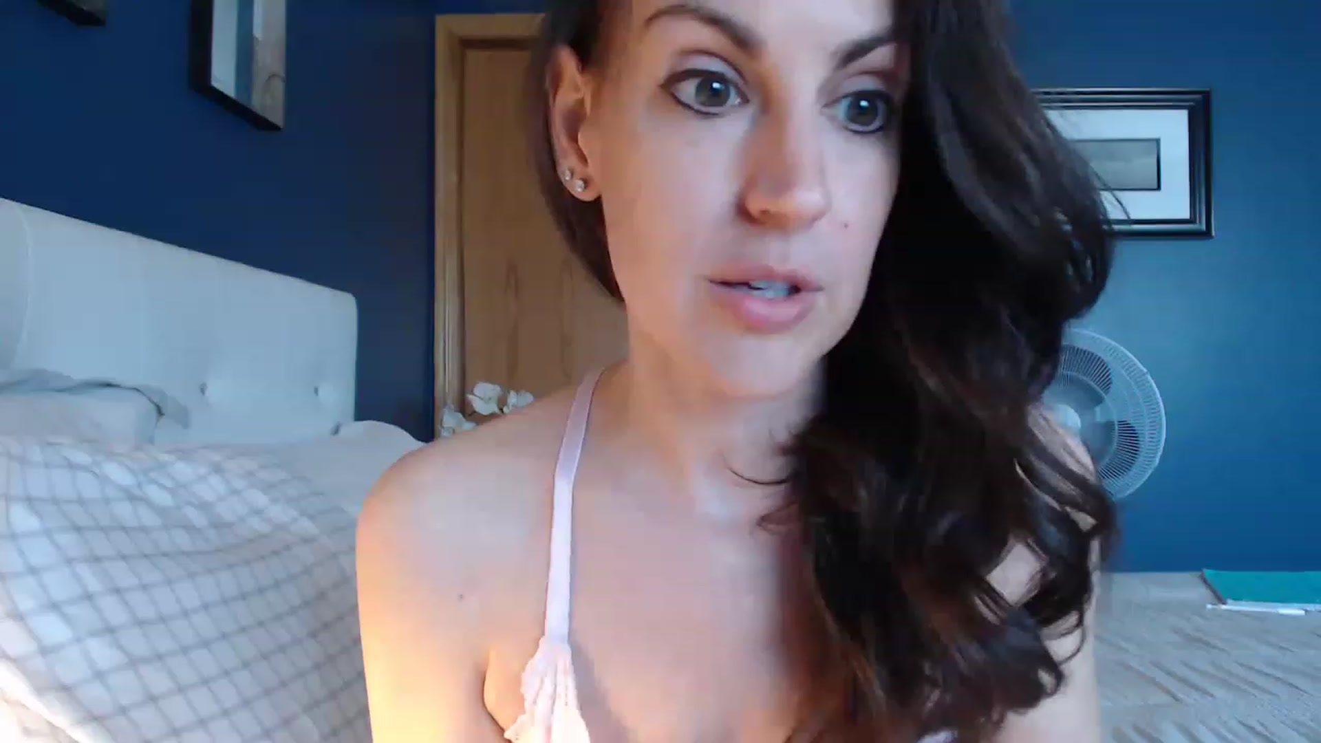 Gallery image thumbnail from LaylaAnn's myfreecams stream on, 05/21/2023, 16:02 image 9 of 20