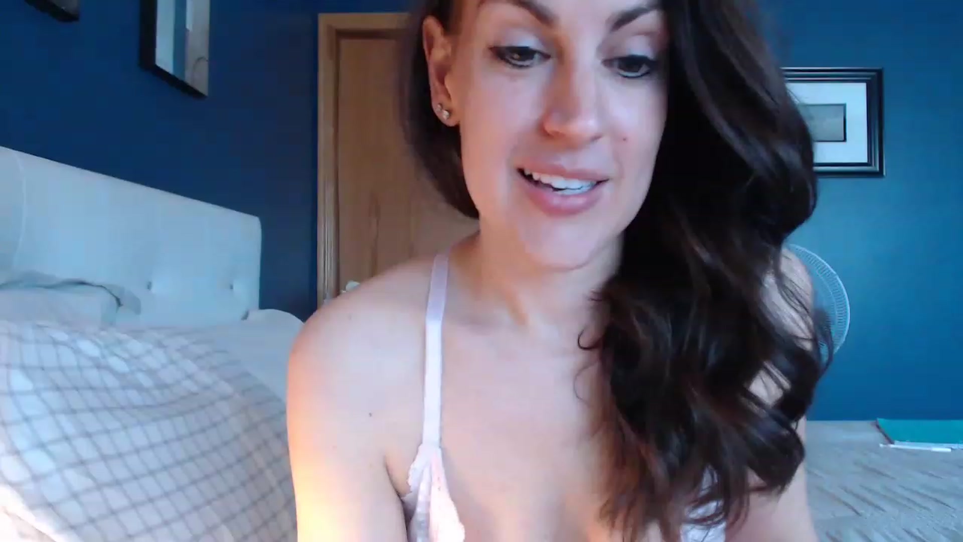 Gallery image thumbnail from LaylaAnn's myfreecams stream on, 05/21/2023, 16:02 image 5 of 20