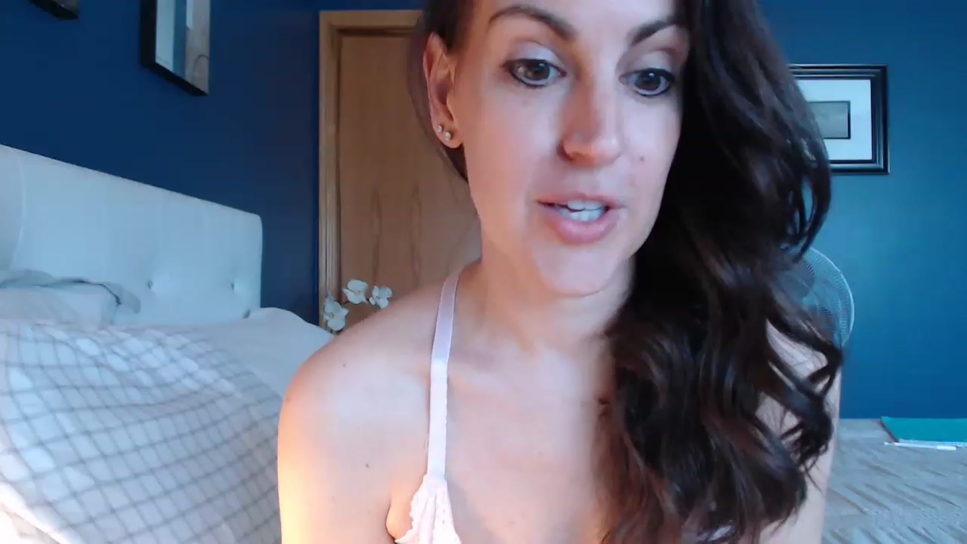 Gallery image thumbnail from LaylaAnn's myfreecams stream on, 05/21/2023, 16:02 image 8 of 20