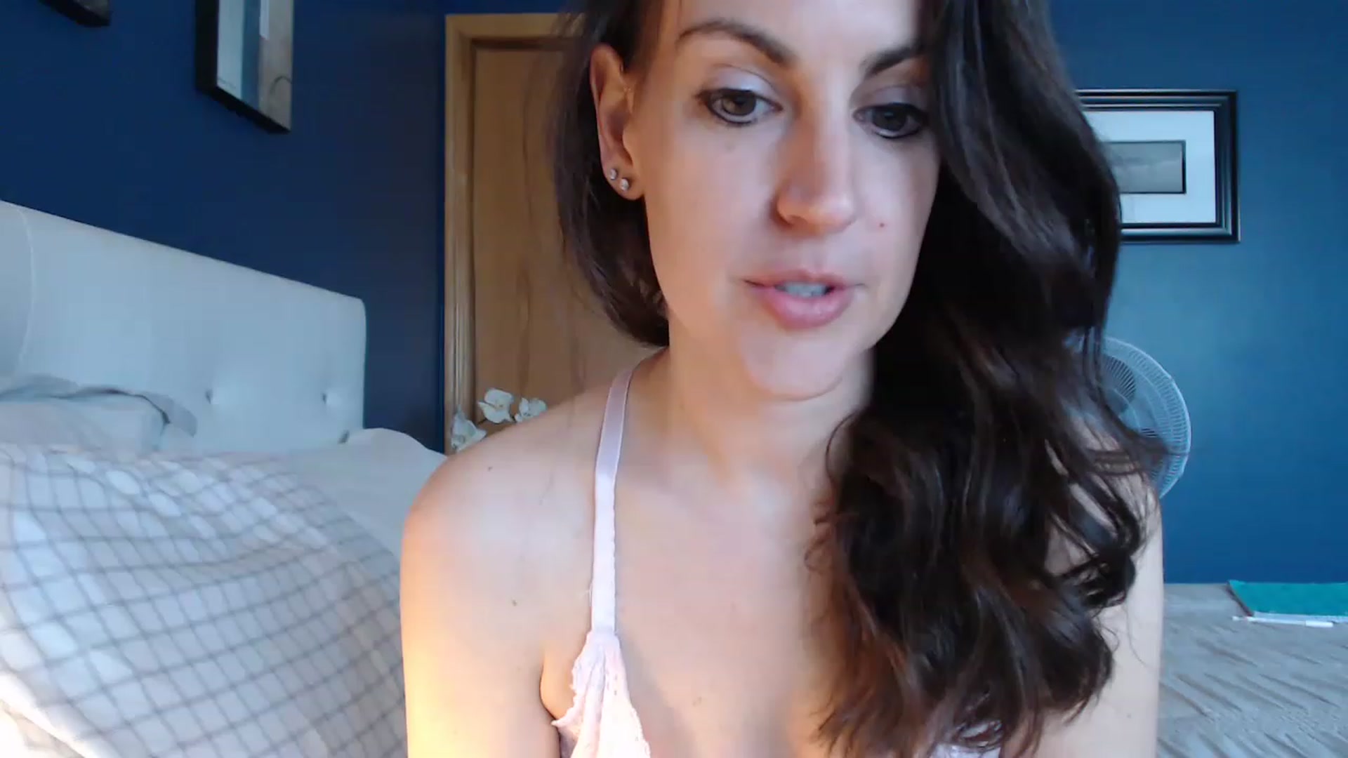 Gallery image thumbnail from LaylaAnn's myfreecams stream on, 05/21/2023, 16:02 image 7 of 20