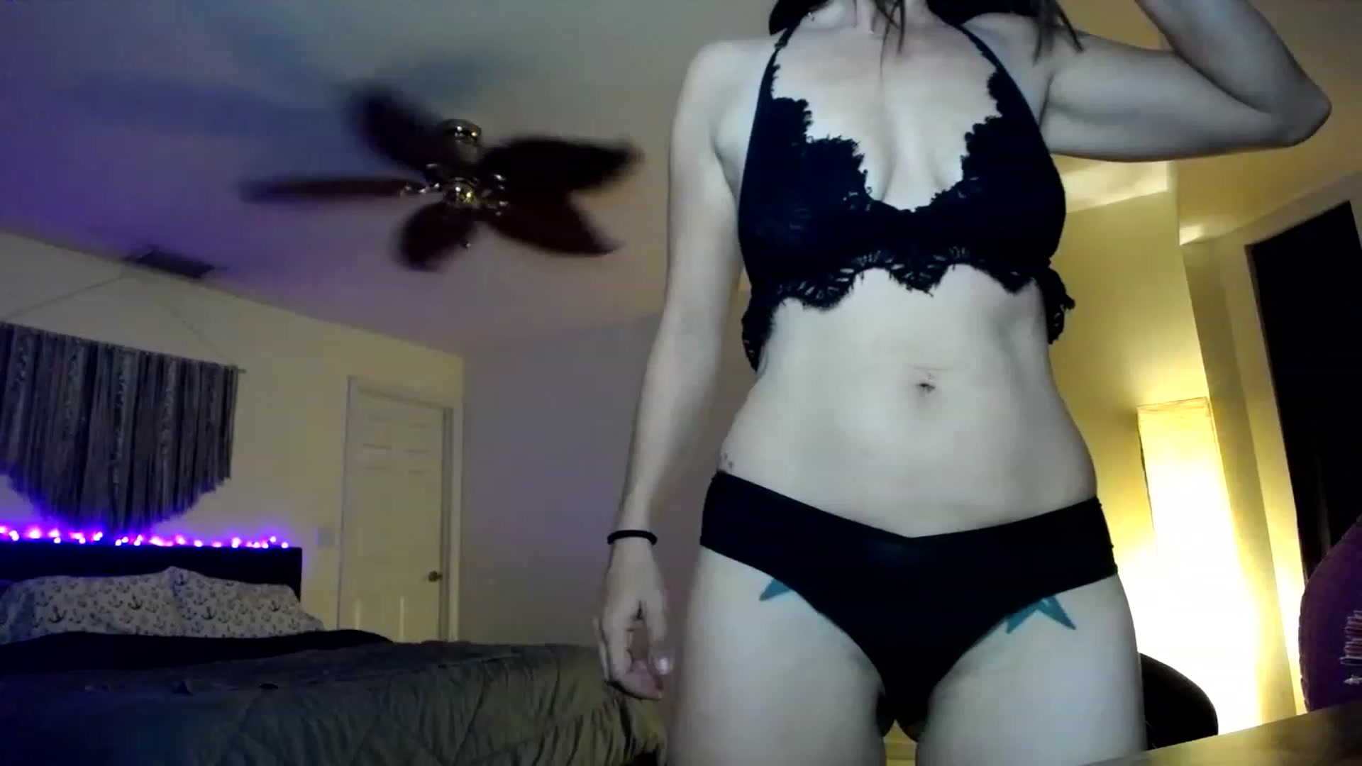 Gallery image thumbnail from LaylaLux's myfreecams stream on, 01/22/2023, 01:47 image 11 of 20