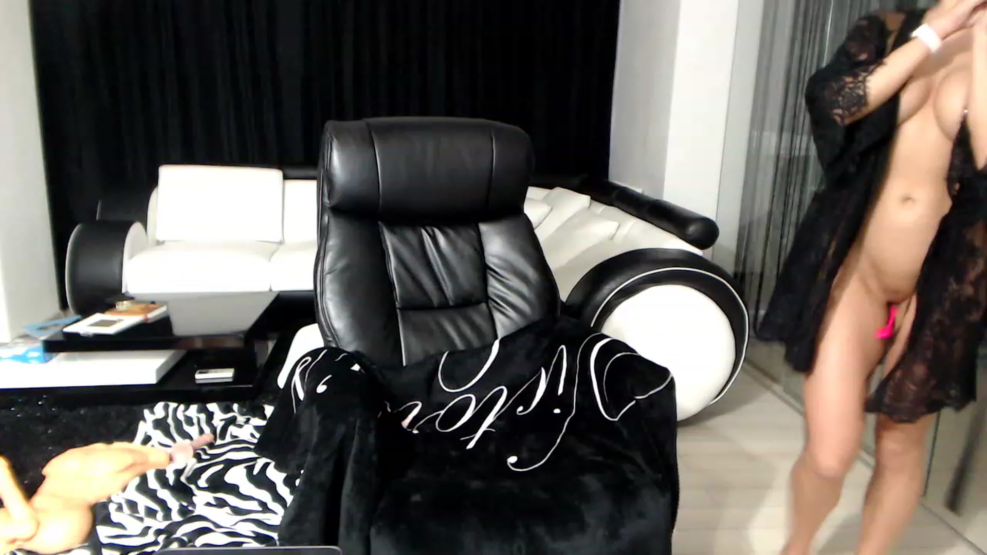 Gallery image thumbnail from LaylaRad's myfreecams stream on, 01/02/2023, 15:15 image 12 of 20