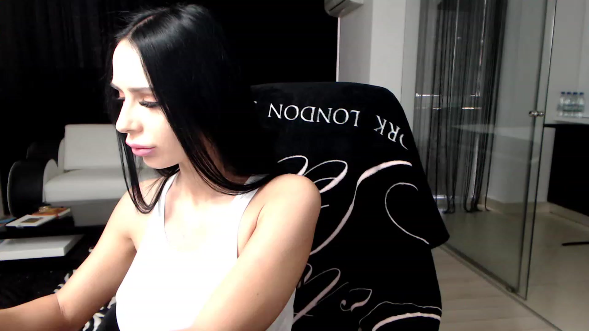 Gallery image thumbnail from LaylaRad's myfreecams stream on, 01/09/2023, 11:05 image 4 of 20