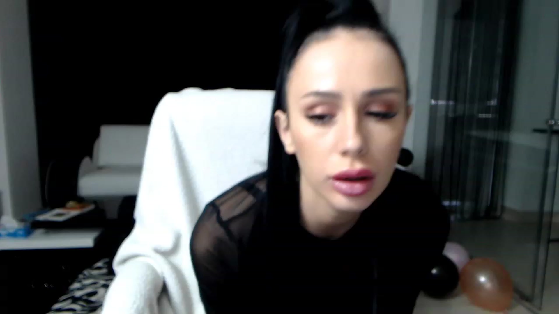 Gallery image thumbnail from LaylaRad's myfreecams stream on, 01/28/2023, 13:21 image 3 of 20
