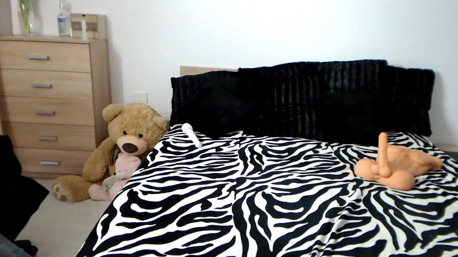 Gallery image thumbnail from LaylaRad's myfreecams stream on, 02/05/2023, 16:15 image 3 of 20