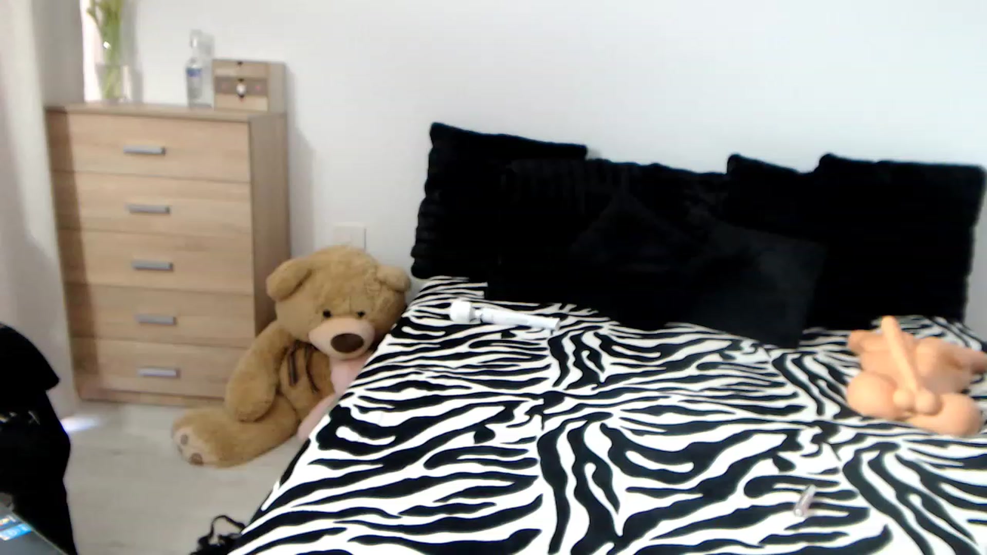 Gallery image thumbnail from LaylaRad's myfreecams stream on, 02/09/2023, 13:22 image 11 of 20