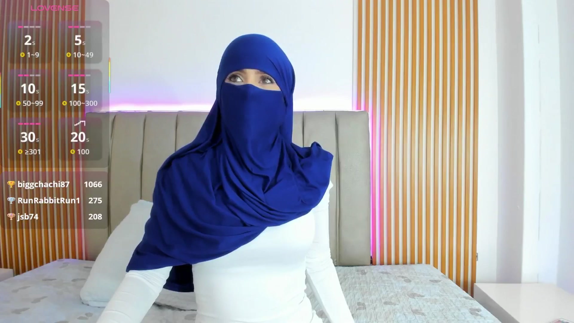 Gallery image thumbnail from Layla_boobies's myfreecams stream on, 01/04/2026, 15:42 image 13 of 20